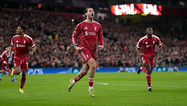 ONLINE: Liverpool i Bayern v LM dominují, Barcelona zničila Newcastle sedmi góly