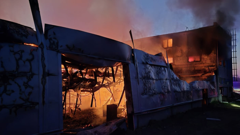 Žhářský útok v Pardubicích: Policie zadržela tři podezřelé. Jde o občany Česka a USA