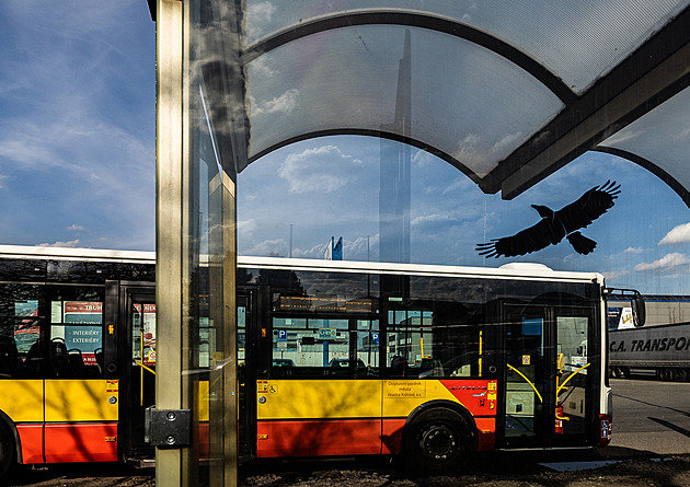 Dopravní podnik reagoval na útok hackerů laxně, zní kritika. Unikly emailové adresy