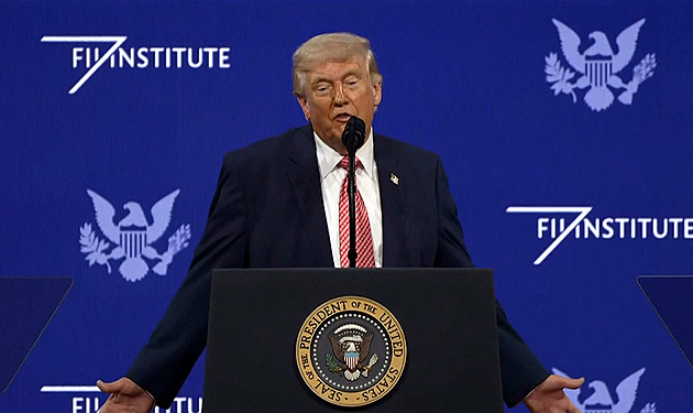 Trump zvažuje, že požádá arabské země, aby spolufinancovaly válku s Íránem