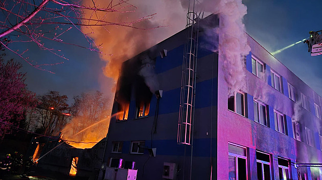 Polská tajná služba zadržela dva lidi kvůli žhářskému útoku v Pardubicích