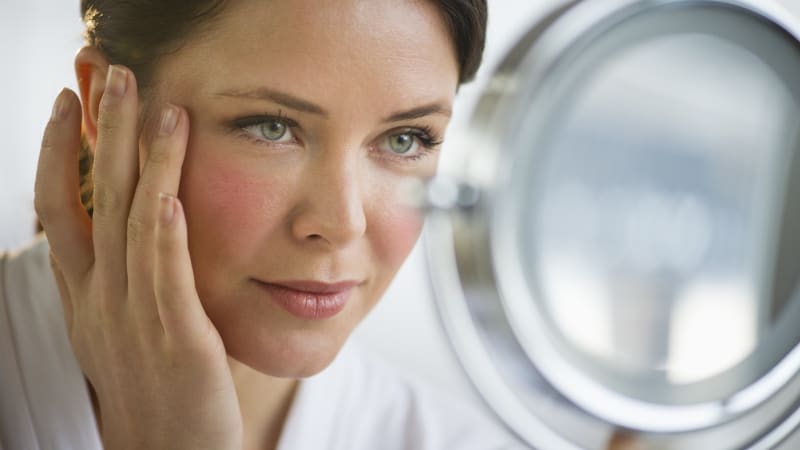 Pozor na nebezpečnou kosmetiku. Hygienici zakázali prodej čtyř produktů, nemáte je doma?