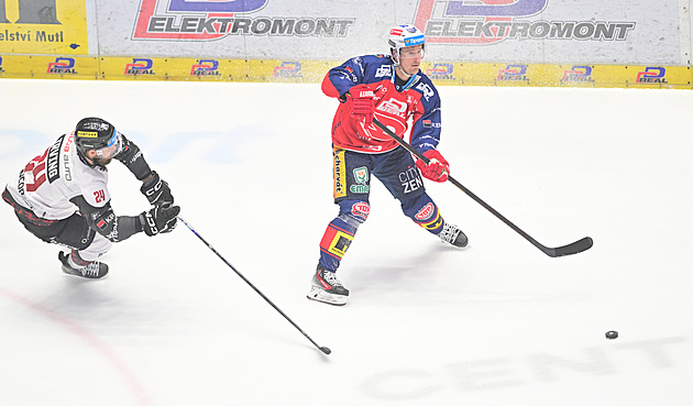 Jediná svého druhu. Červenka oslňuje úchvatnou sérií, dotáhne se na Straku?