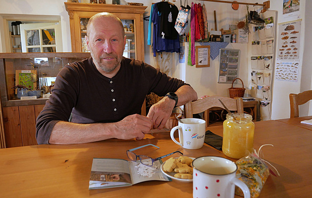 Chůze je svoboda, říká turista v penzi. Za 44 dní chce nyní zdolat 1 700 kilometrů