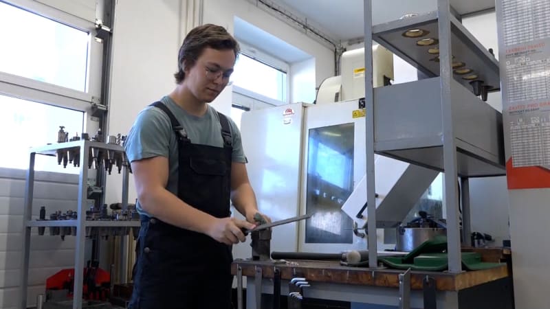 Řemeslo má budoucnost. Na střední škole v Uherském Brodě vede u studentů obor puškař