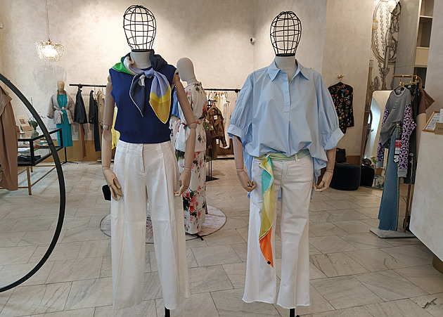 Žensky, sofistikovaně. Inspirujte se old money stylem. Stylistka radí, jak na to