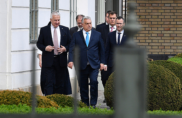 Orbánovo okolí spěšně vyvádí majetek do ciziny. Po volbách prchají i celé rodiny