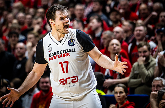 Kdo nejvíc zazáří v play off NBL? Vybírejte basketbalového superhrdinu