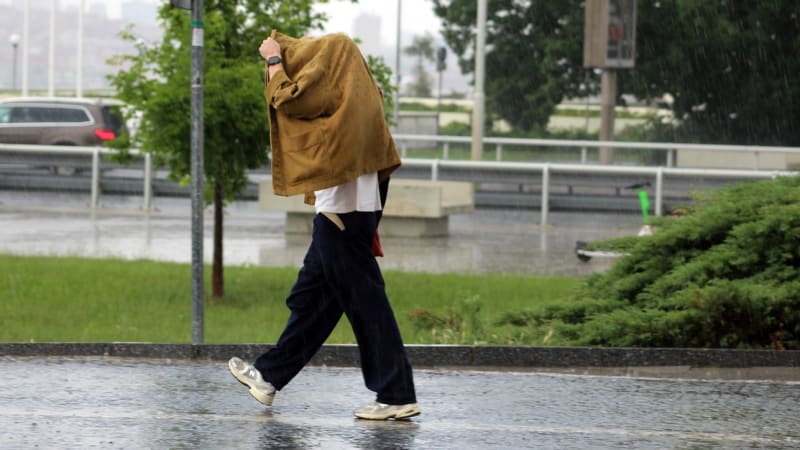 Dešťová nálož v Česku: Spadne až 70 mm. VÝSTRAHA ukazuje, kde bude situace nejhorší