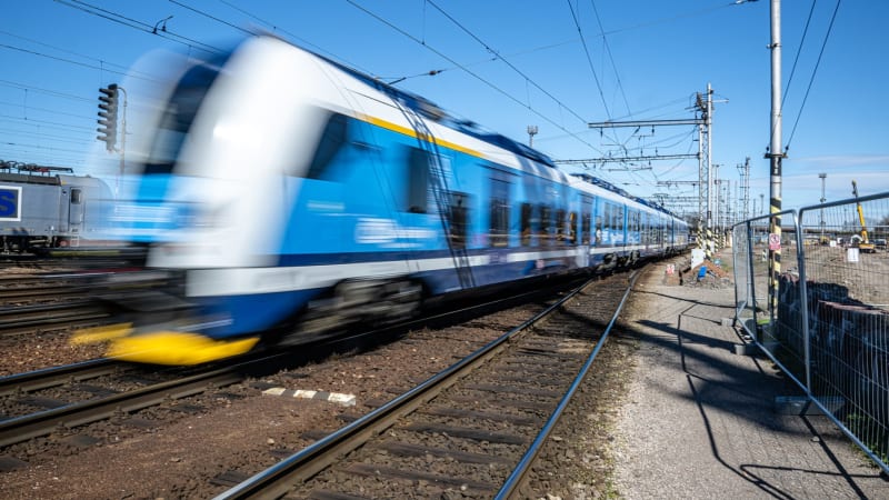 Elektrifikace tratí, bezpečnost i vlaky na baterie: Správa železnic popsala plány do budoucna