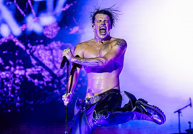 Nezapomeňte žít! Rocker Yungblud v Hradci budoval komunitu a vyzýval k pospolitosti